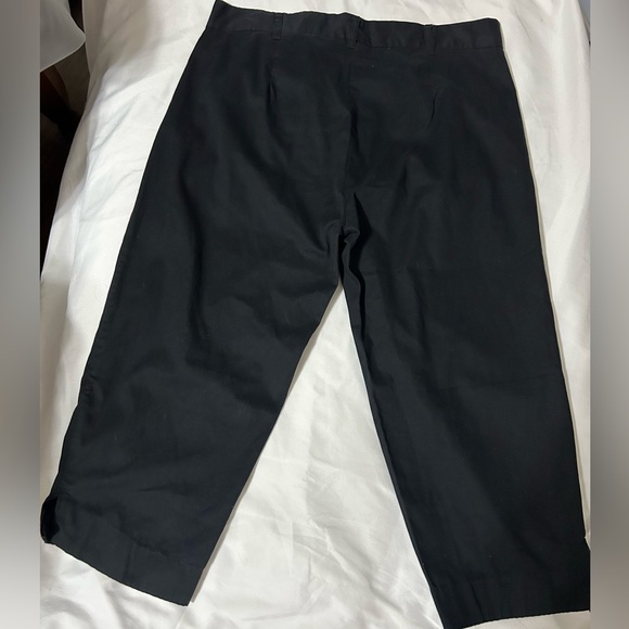 Women’s Black Capri - Picture 4 of 5